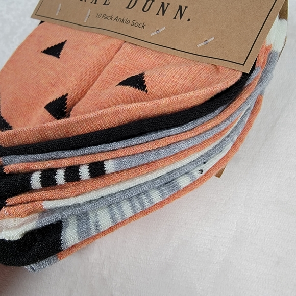 Rae Dunn 10 Pack Ankle Socks Halloween Theme Kids size M/L - Picture 2 of 9